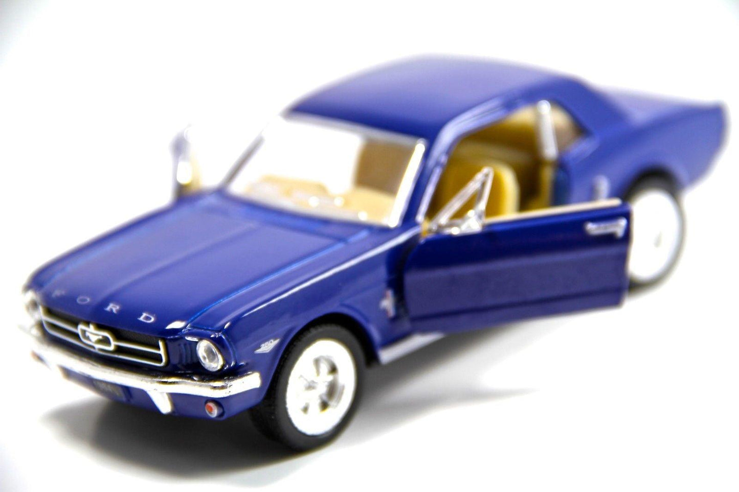 KINSMART 1964½ Ford Mustang Die-Cast Model Car 1:36 – Classic Collectible Toy