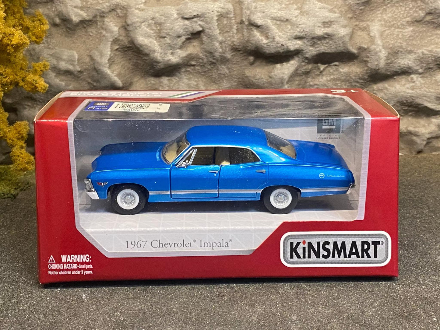 KINSMART 1967 Chevrolet Impala Die-Cast Model Car 1:43 – Classic Collectible Toy