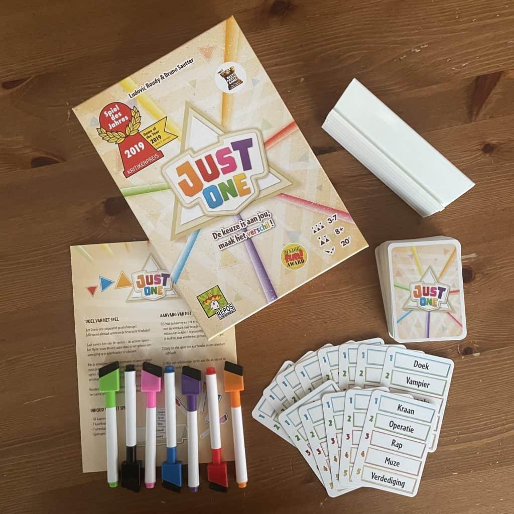 Just One Cooperative Party Game – Word Guessing Game for Family & Friends