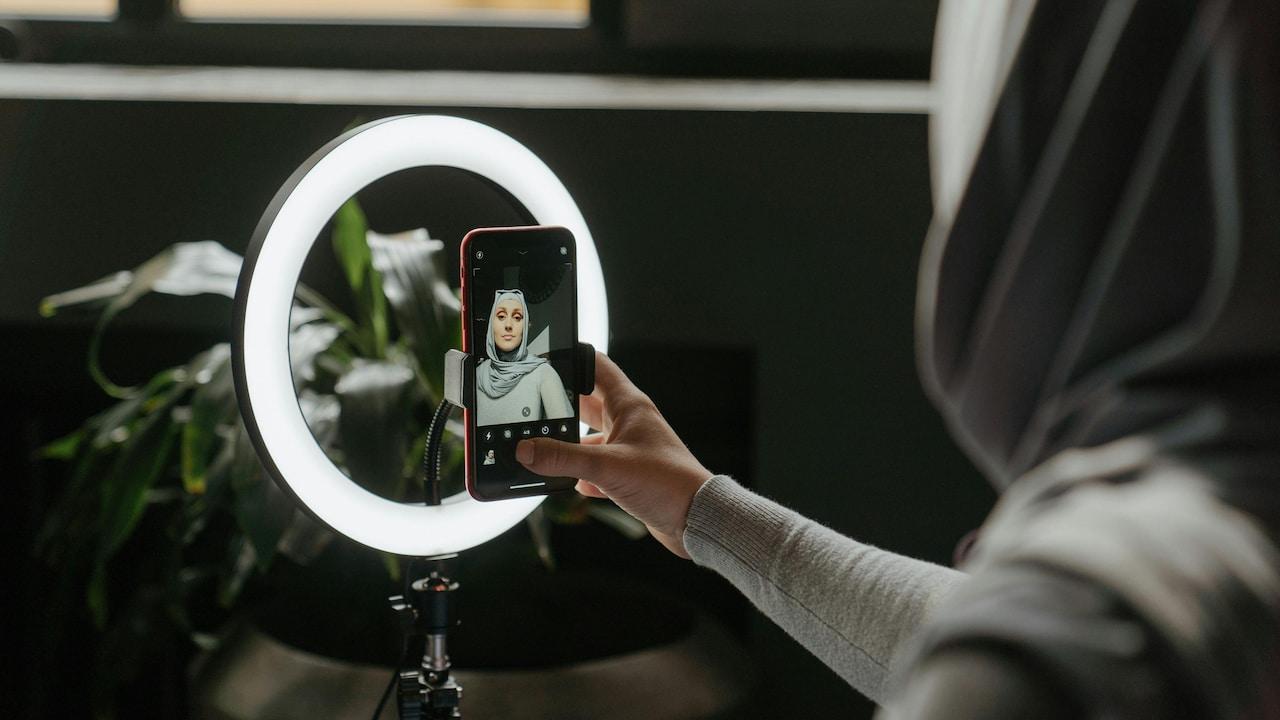 RL-14 14-Inch LED Ring Light with Remote