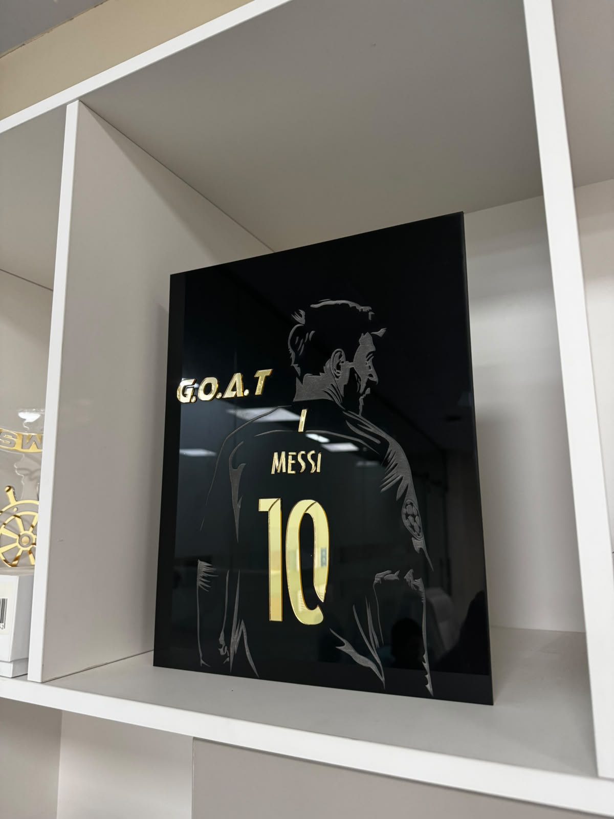 Lionel Messi GOAT Acrylic Wall Art – Premium Black & Gold Football Decor